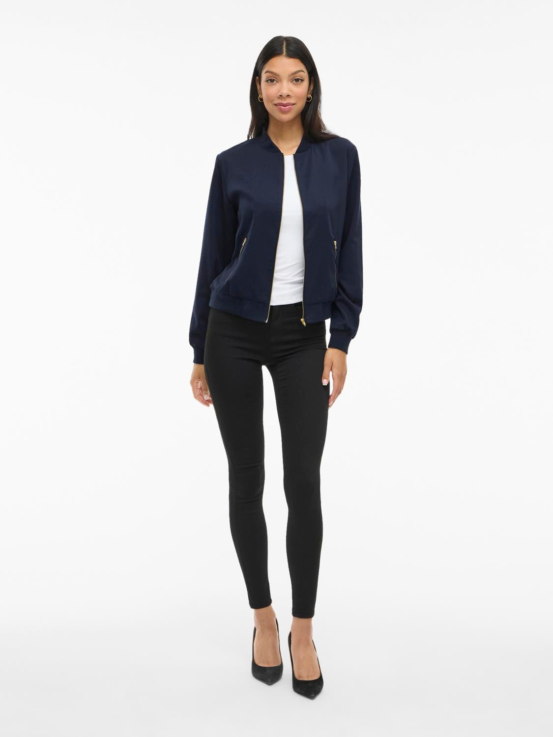 model_shot-front_full